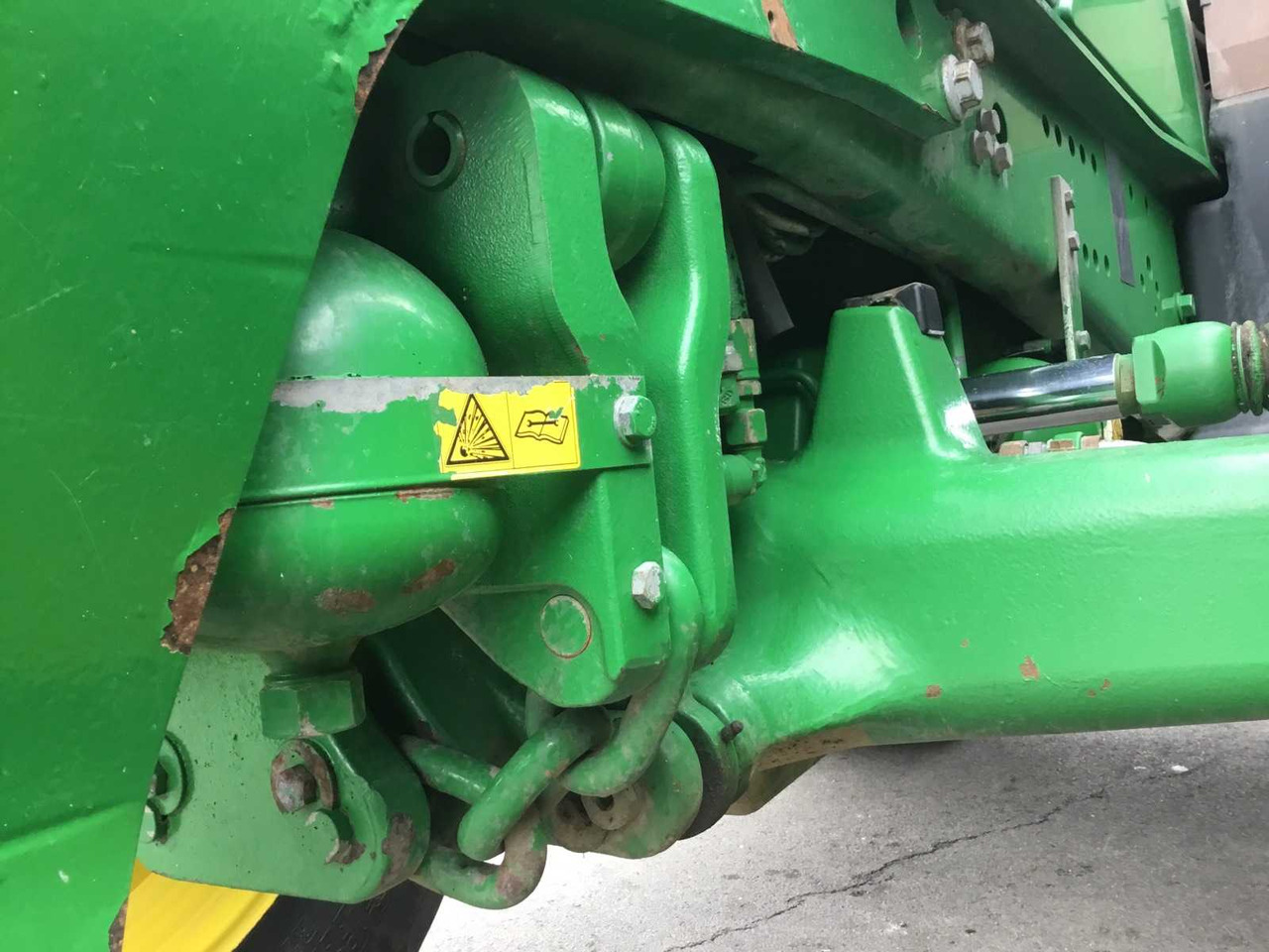 Trator John Deere 6210R: foto 11