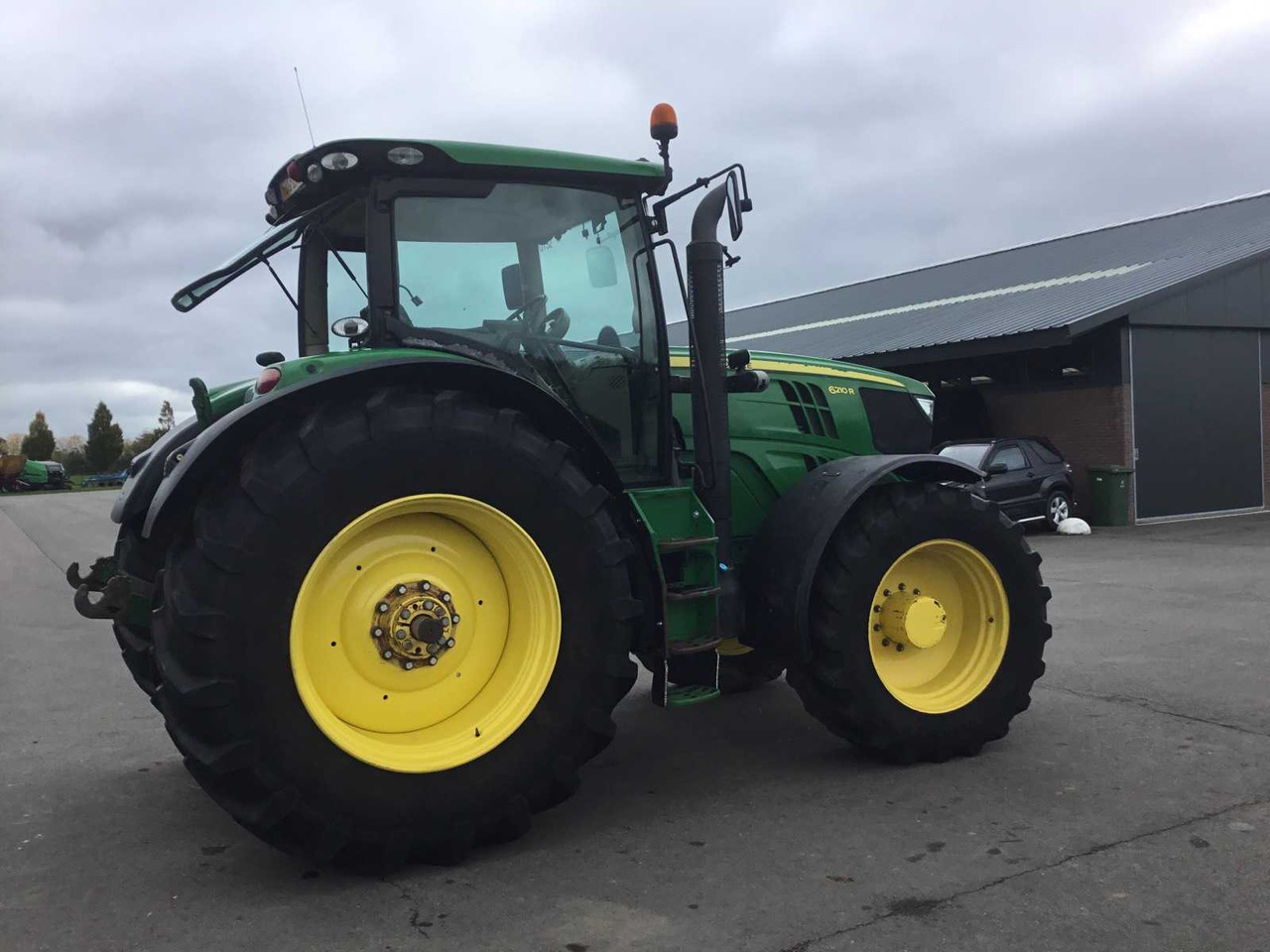 Trator John Deere 6210R: foto 31