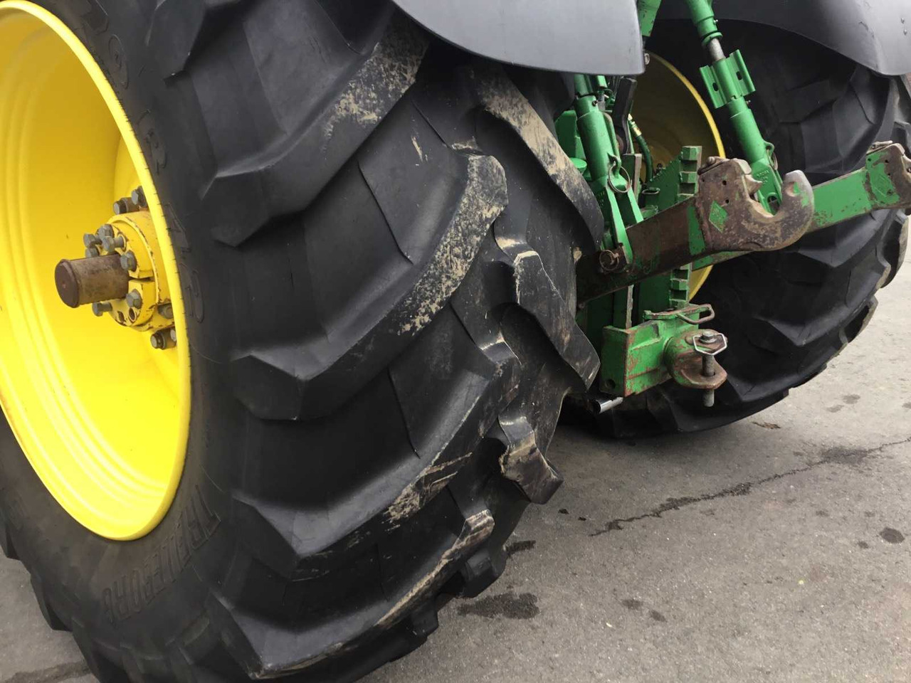 Trator John Deere 6210R: foto 7