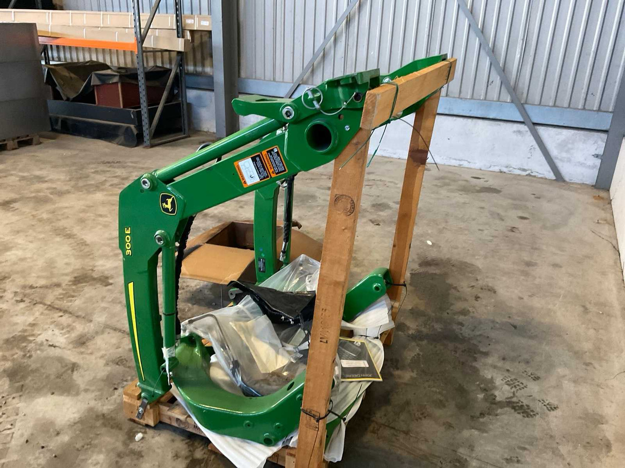 John Deere - Carregador frontal para o trator: foto 4 John Deere - Carregador frontal para o trator: foto 4