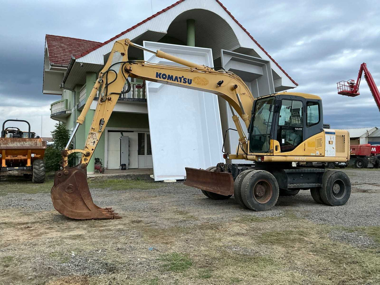 KOMATSU - PW 130 -7K - WHEELED EXCAVATOR - 2006 - Escavadeira de rodas: foto 2 KOMATSU - PW 130 -7K - WHEELED EXCAVATOR - 2006 - Escavadeira de rodas: foto 2