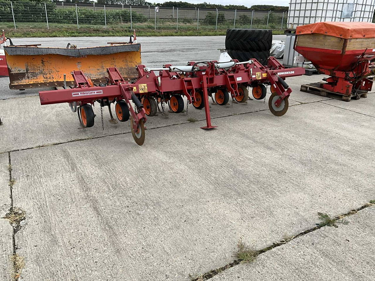Kongskilde Vibro corn - Maquina para lavrar a terra: foto 1 Kongskilde Vibro corn - Maquina para lavrar a terra: foto 1