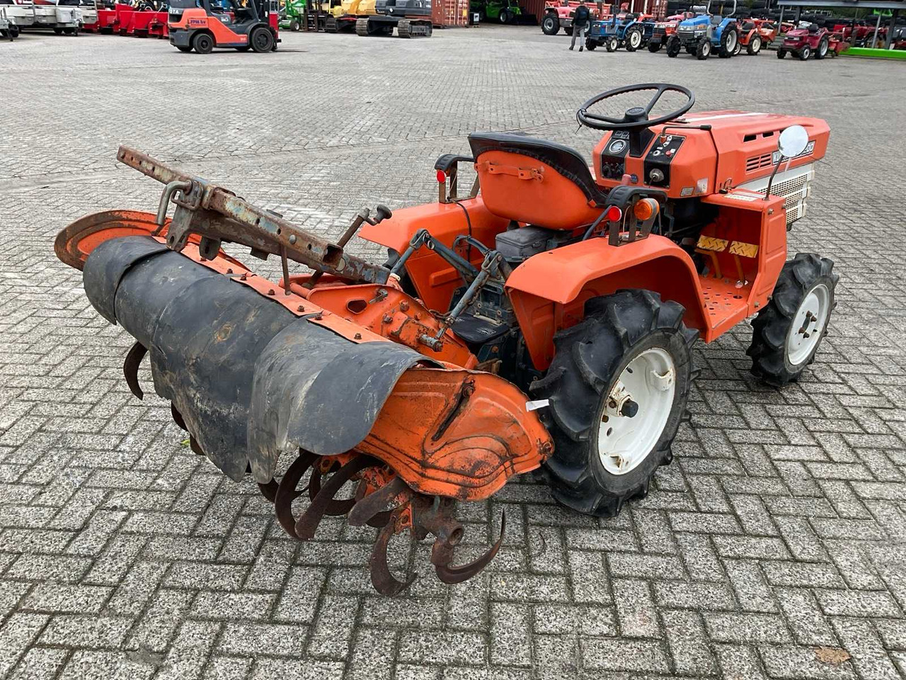 Kubota B1200 - Mini trator: foto 3 Kubota B1200 - Mini trator: foto 3