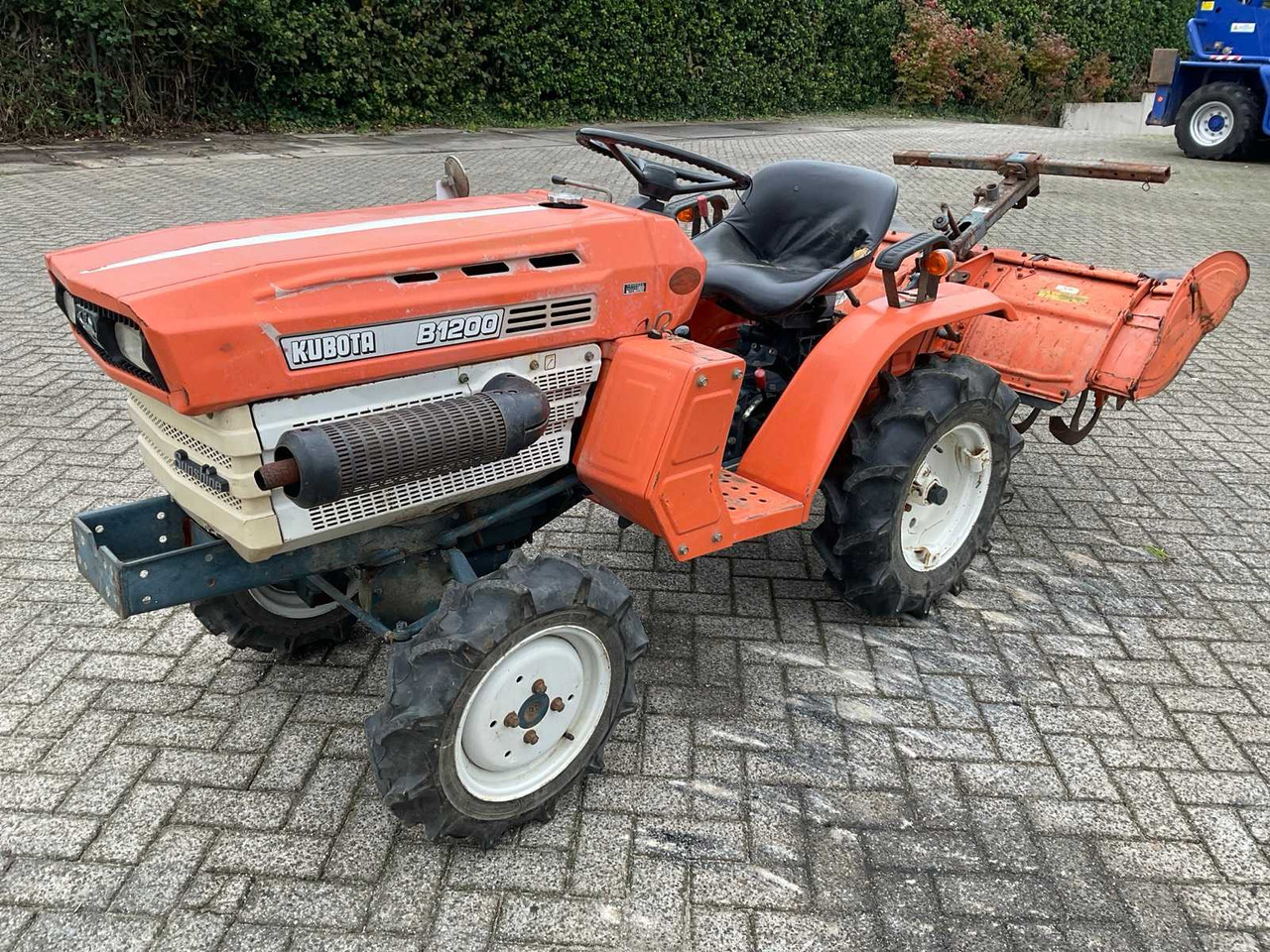 Kubota B1200 - Mini trator: foto 1 Kubota B1200 - Mini trator: foto 1