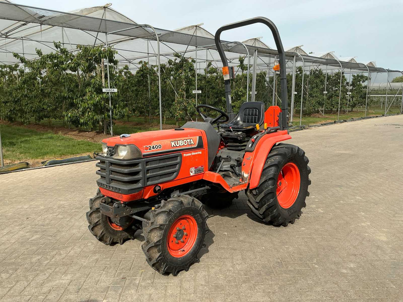 Kubota B2400 - Mini trator: foto 1 Kubota B2400 - Mini trator: foto 1