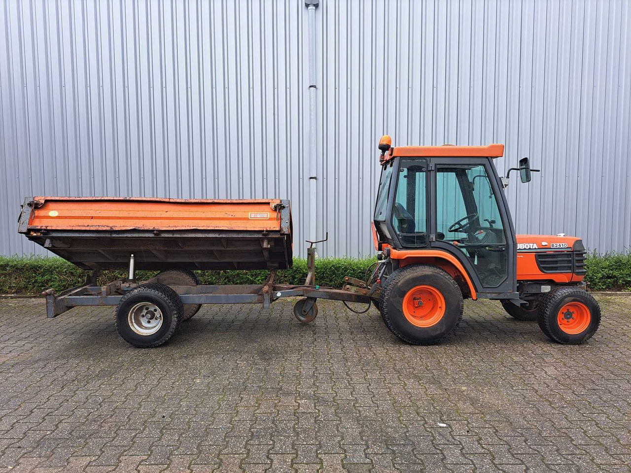 Kubota B2410 - Mini trator: foto 5 Kubota B2410 - Mini trator: foto 5
