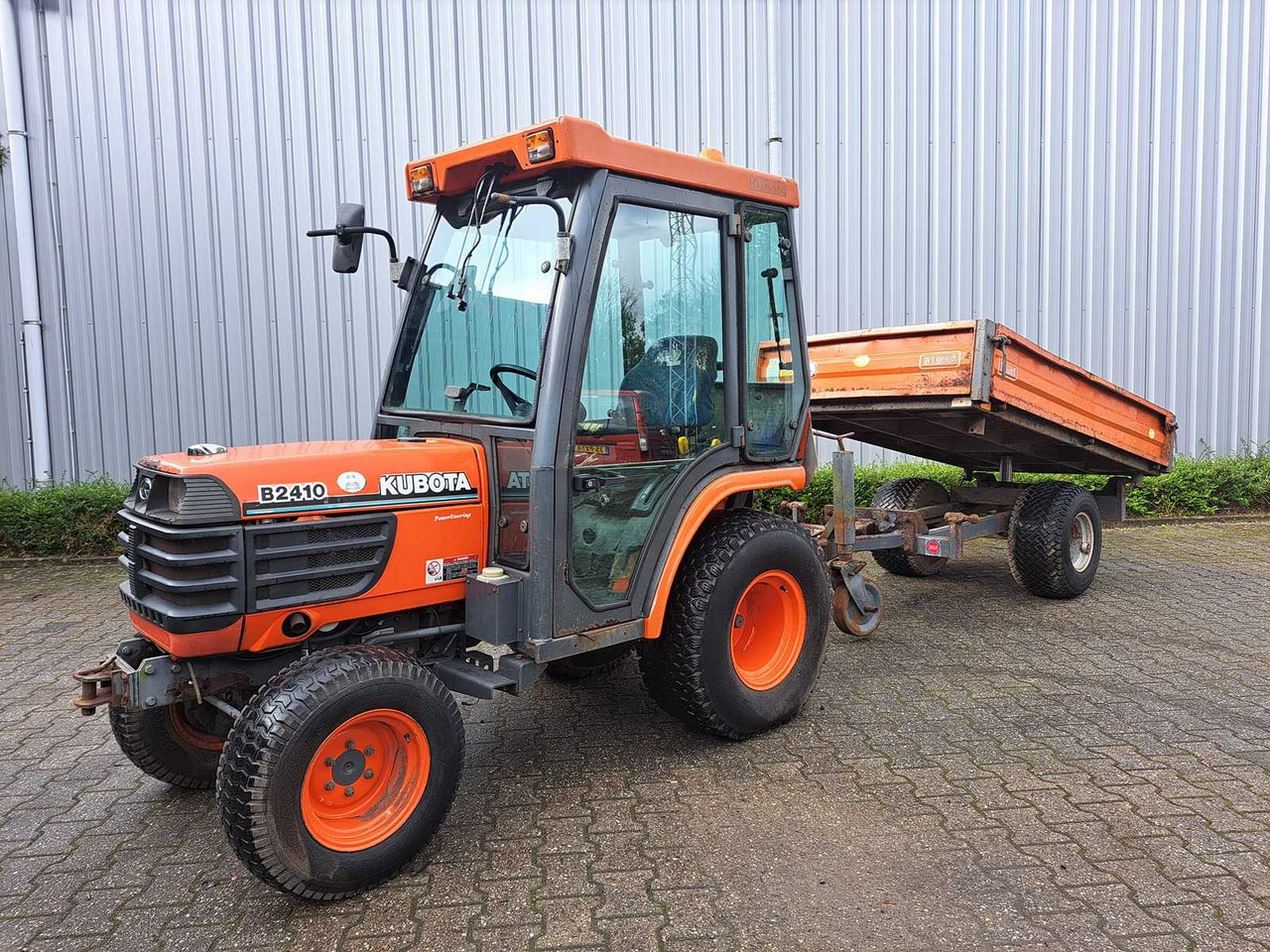 Kubota B2410 - Mini trator: foto 1 Kubota B2410 - Mini trator: foto 1