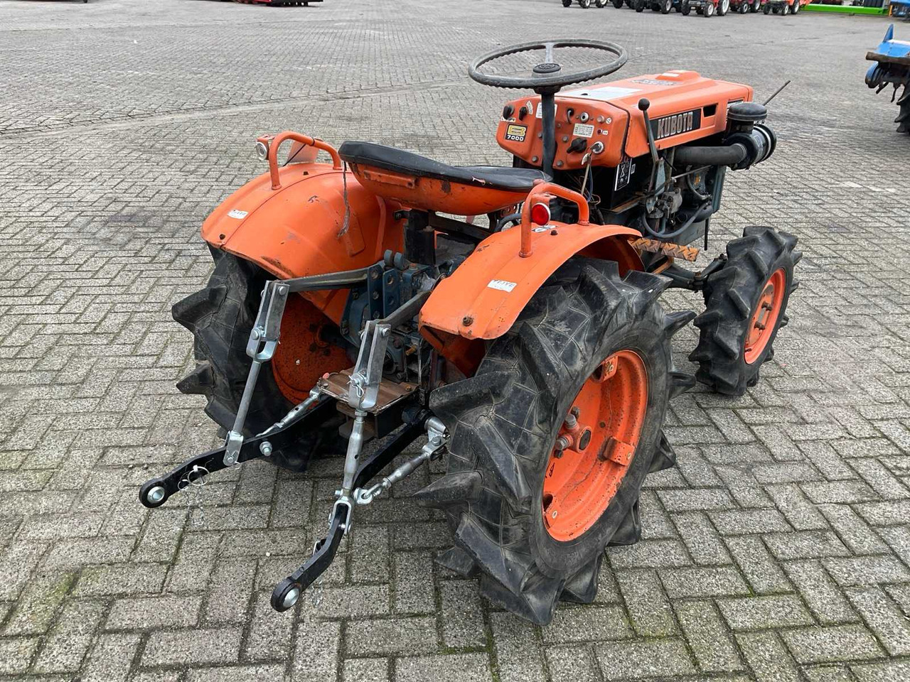 Kubota B7000 - Mini trator: foto 3 Kubota B7000 - Mini trator: foto 3