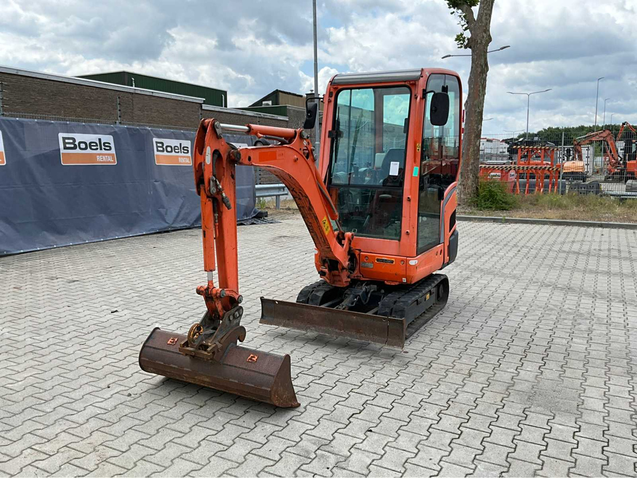Kubota KX016-4G - Mini escavadeira: foto 2 Kubota KX016-4G - Mini escavadeira: foto 2