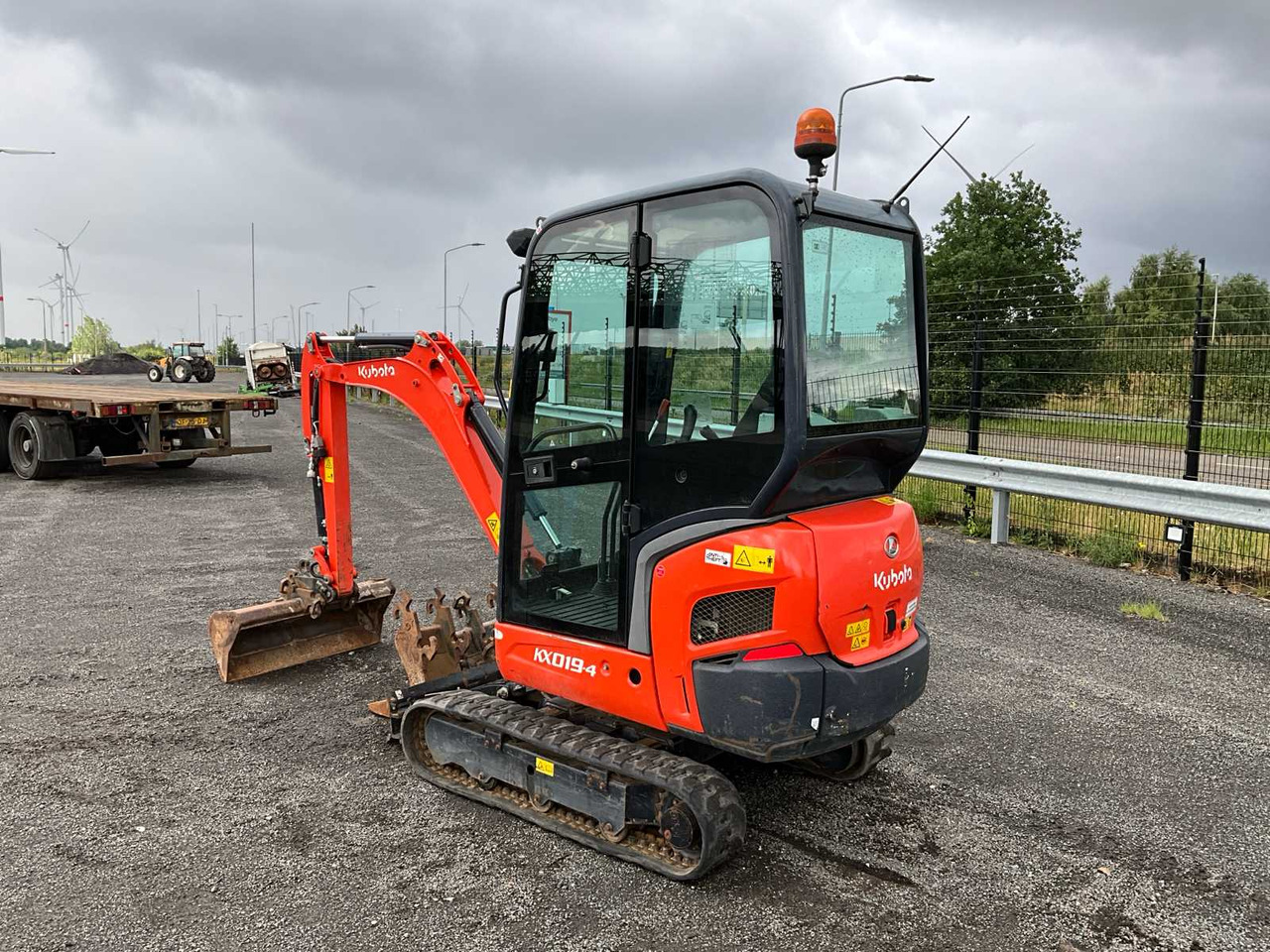 Kubota KX019-4 - Mini escavadeira: foto 3 Kubota KX019-4 - Mini escavadeira: foto 3