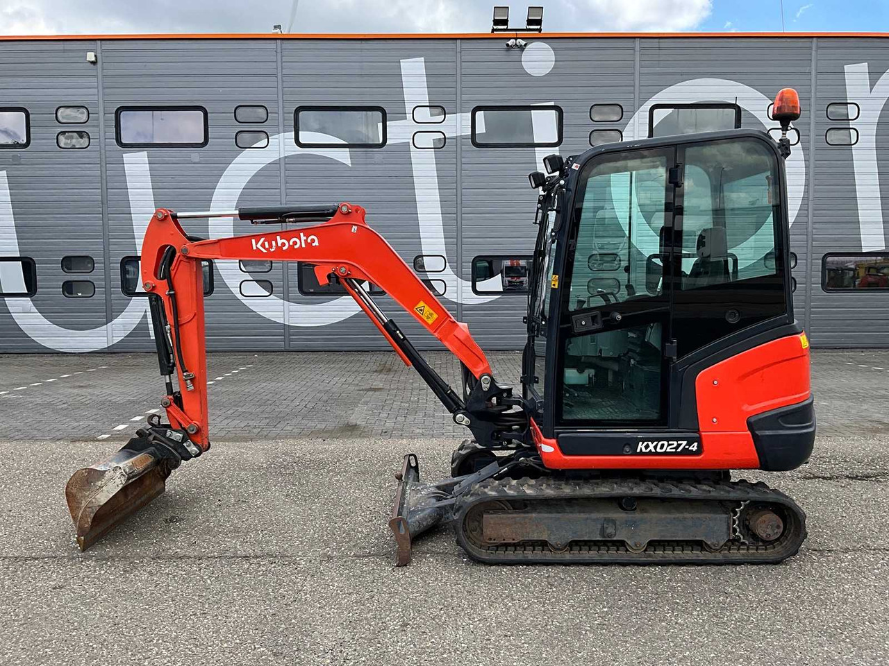 Kubota KX027-4 - Mini escavadeira: foto 2 Kubota KX027-4 - Mini escavadeira: foto 2