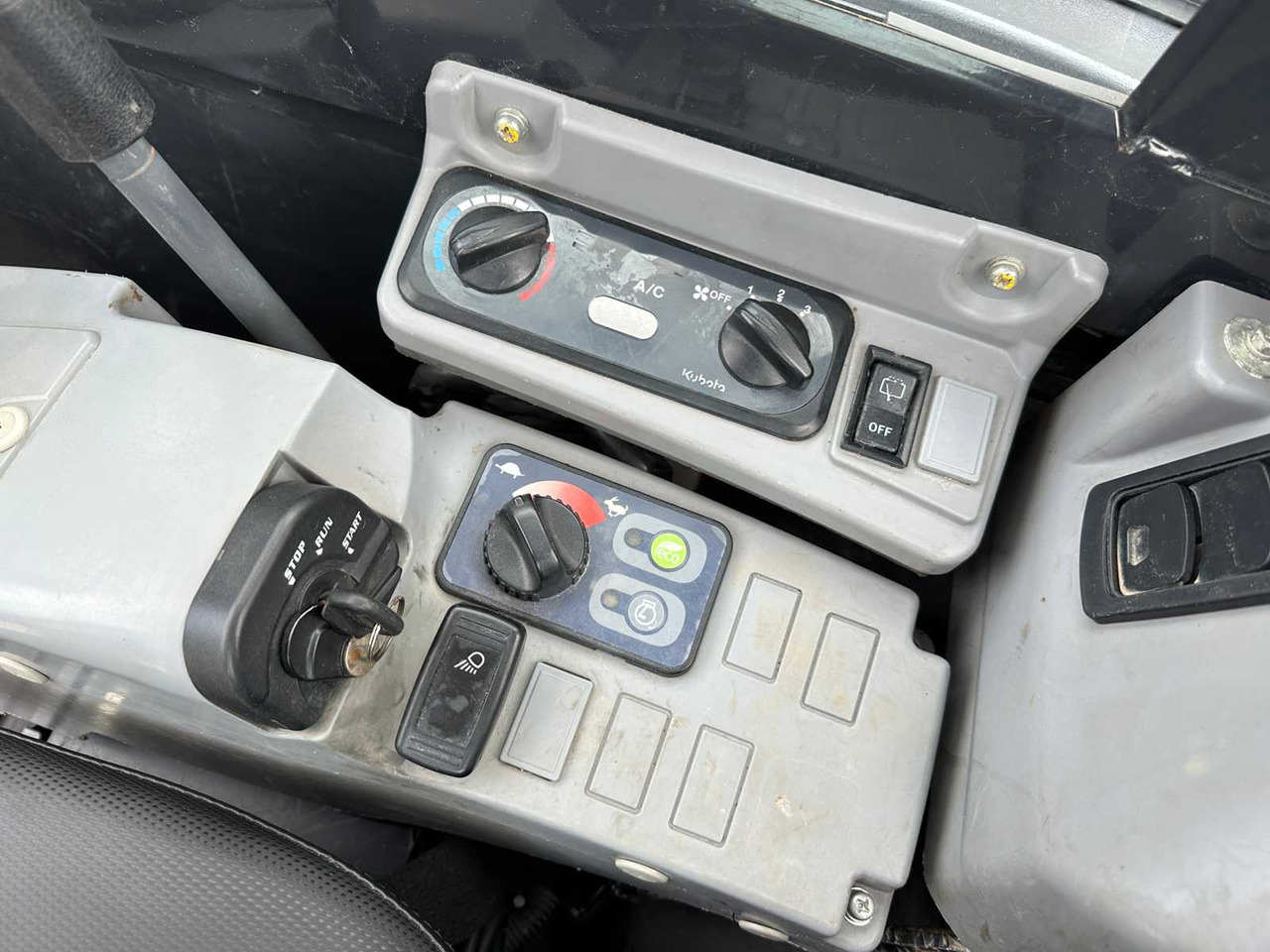 Escavadora de rastos Kubota KX155-5: foto 36