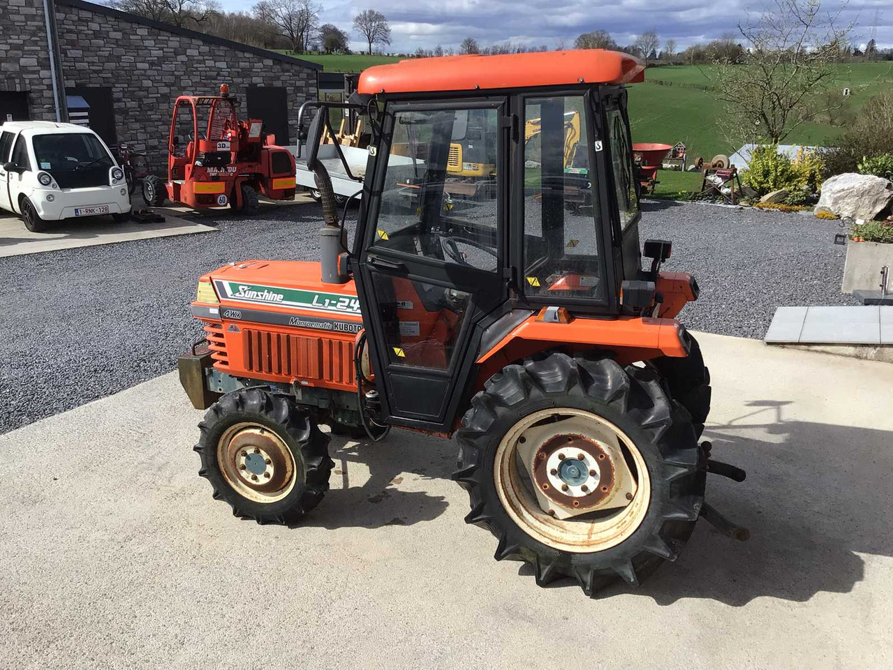 Kubota L1 24 - Trator: foto 4 Kubota L1 24 - Trator: foto 4