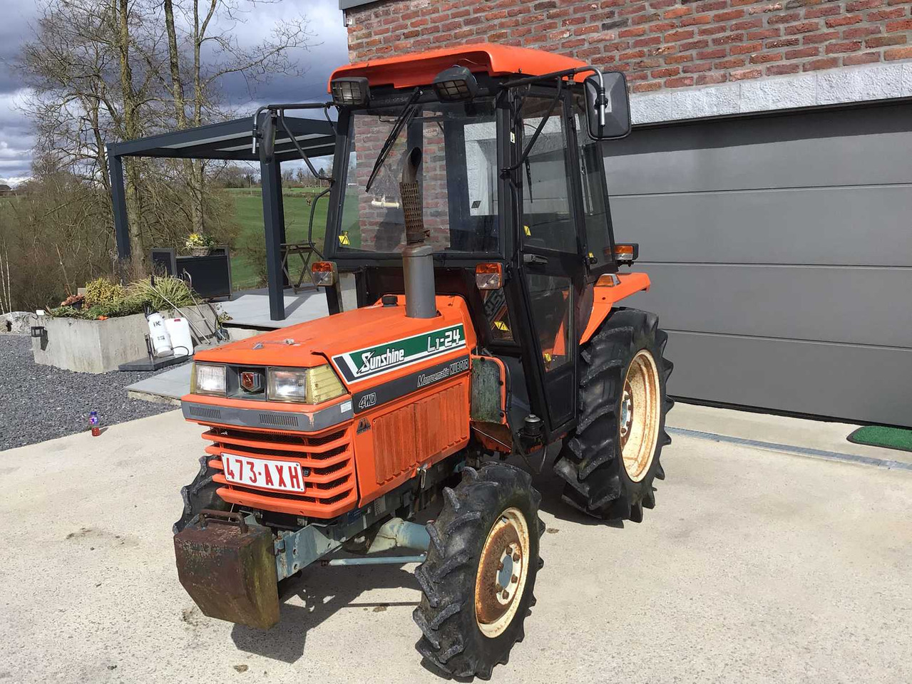 Kubota L1 24 - Trator: foto 1 Kubota L1 24 - Trator: foto 1