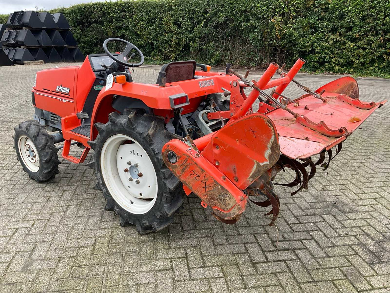 Kubota Saturn X-20 - Mini trator: foto 2 Kubota Saturn X-20 - Mini trator: foto 2