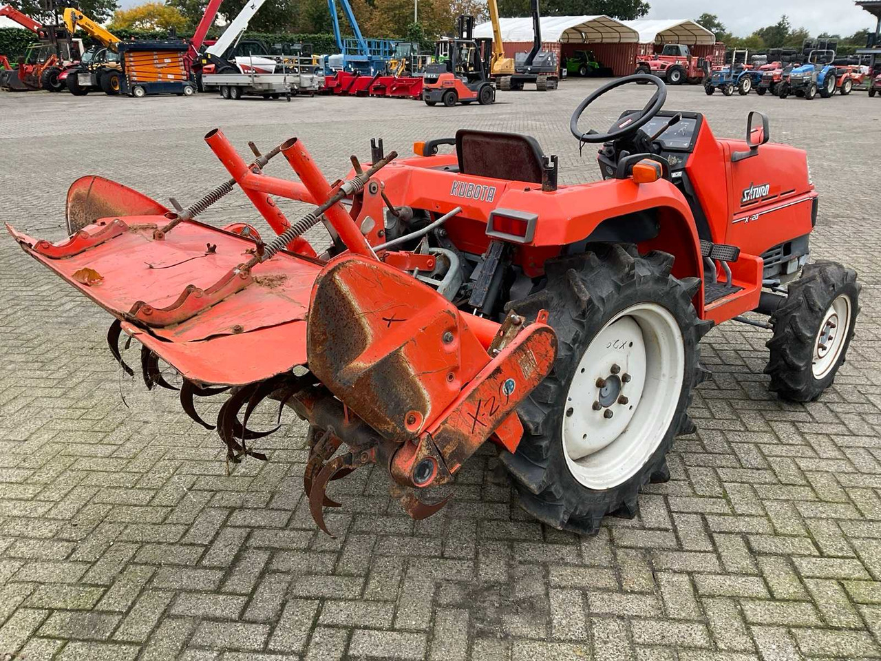 Kubota Saturn X-20 - Mini trator: foto 3 Kubota Saturn X-20 - Mini trator: foto 3