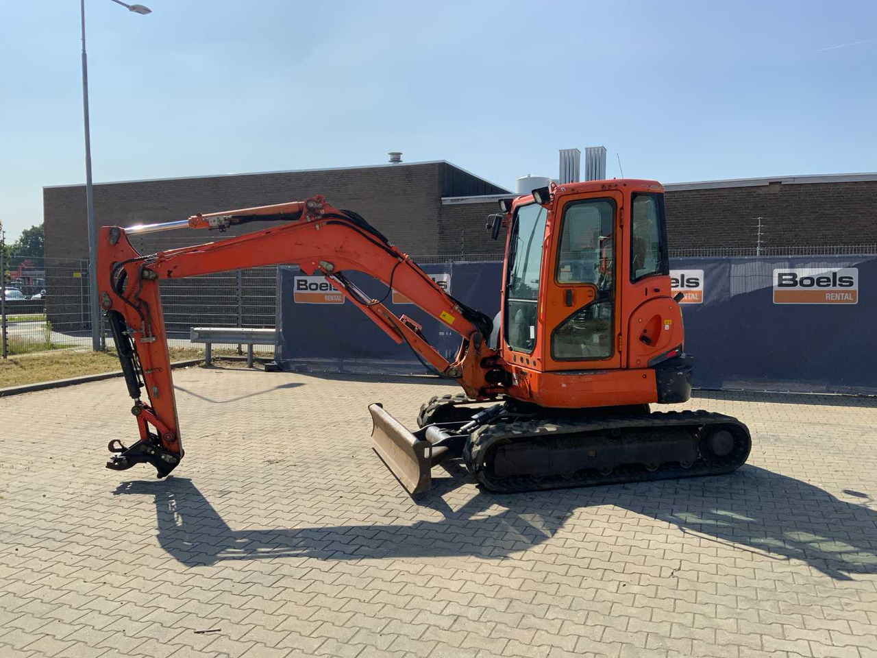 Kubota U55-4 KGLS2 - Mini escavadeira: foto 3 Kubota U55-4 KGLS2 - Mini escavadeira: foto 3