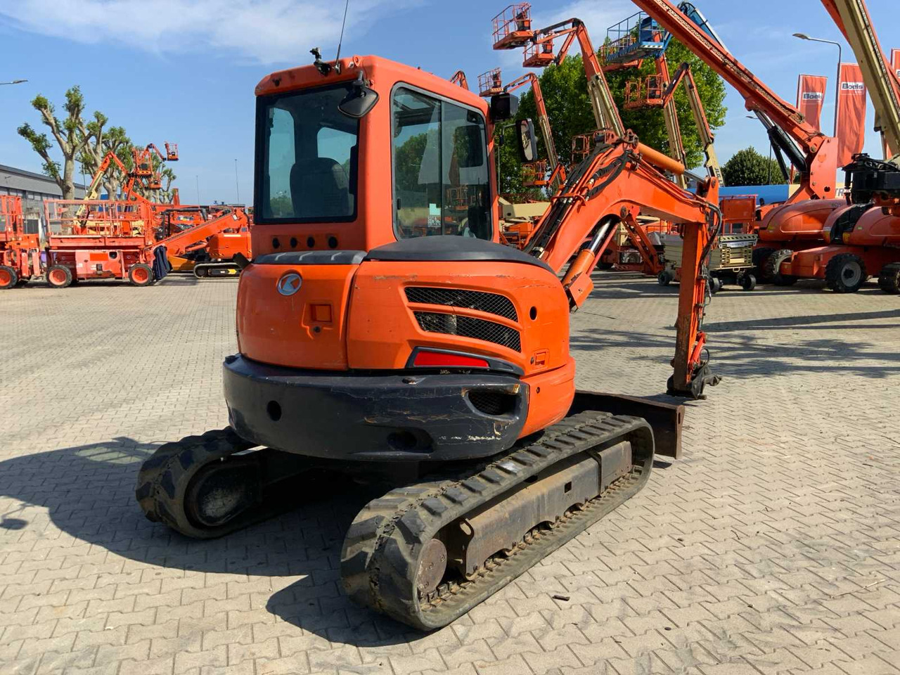 Kubota U55-4 KGLS2 - Mini escavadeira: foto 5 Kubota U55-4 KGLS2 - Mini escavadeira: foto 5