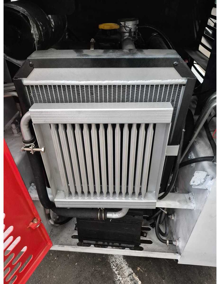 LADYS - 2025 - LA670 - SKID STEER LOADER - Mini carregadeira de esteiras: foto 4 LADYS - 2025 - LA670 - SKID STEER LOADER - Mini carregadeira de esteiras: foto 4