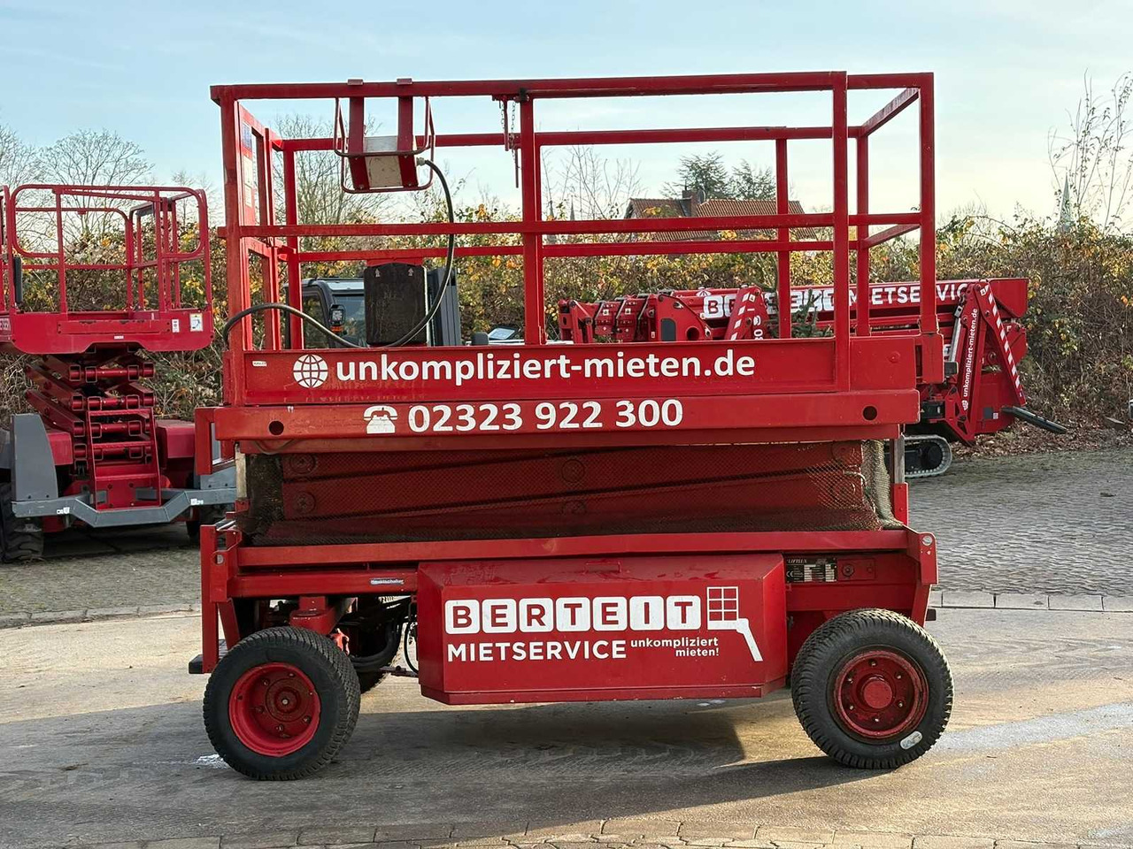 LIFTLUX - SL 83-16 - LIFTLUX SL 83-16 - 1995 - Plataforma aérea: foto 5 LIFTLUX - SL 83-16 - LIFTLUX SL 83-16 - 1995 - Plataforma aérea: foto 5