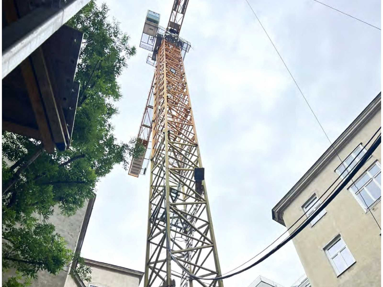 Liebherr 110 EC-B 6 FR.tronic - Guindaste de torre: foto 1 Liebherr 110 EC-B 6 FR.tronic - Guindaste de torre: foto 1