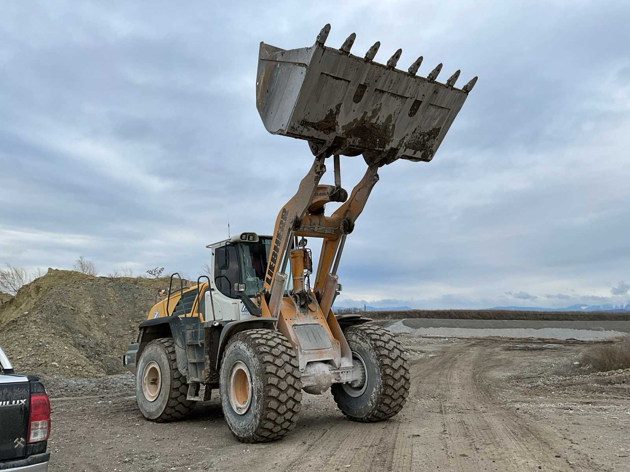 Liebherr L576 - Carregadeira de rodas: foto 1 Liebherr L576 - Carregadeira de rodas: foto 1