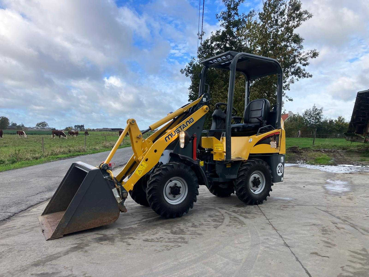 MUSTANG - AL 100 - SHOVEL - 2015 - Carregadeira de rodas: foto 3 MUSTANG - AL 100 - SHOVEL - 2015 - Carregadeira de rodas: foto 3