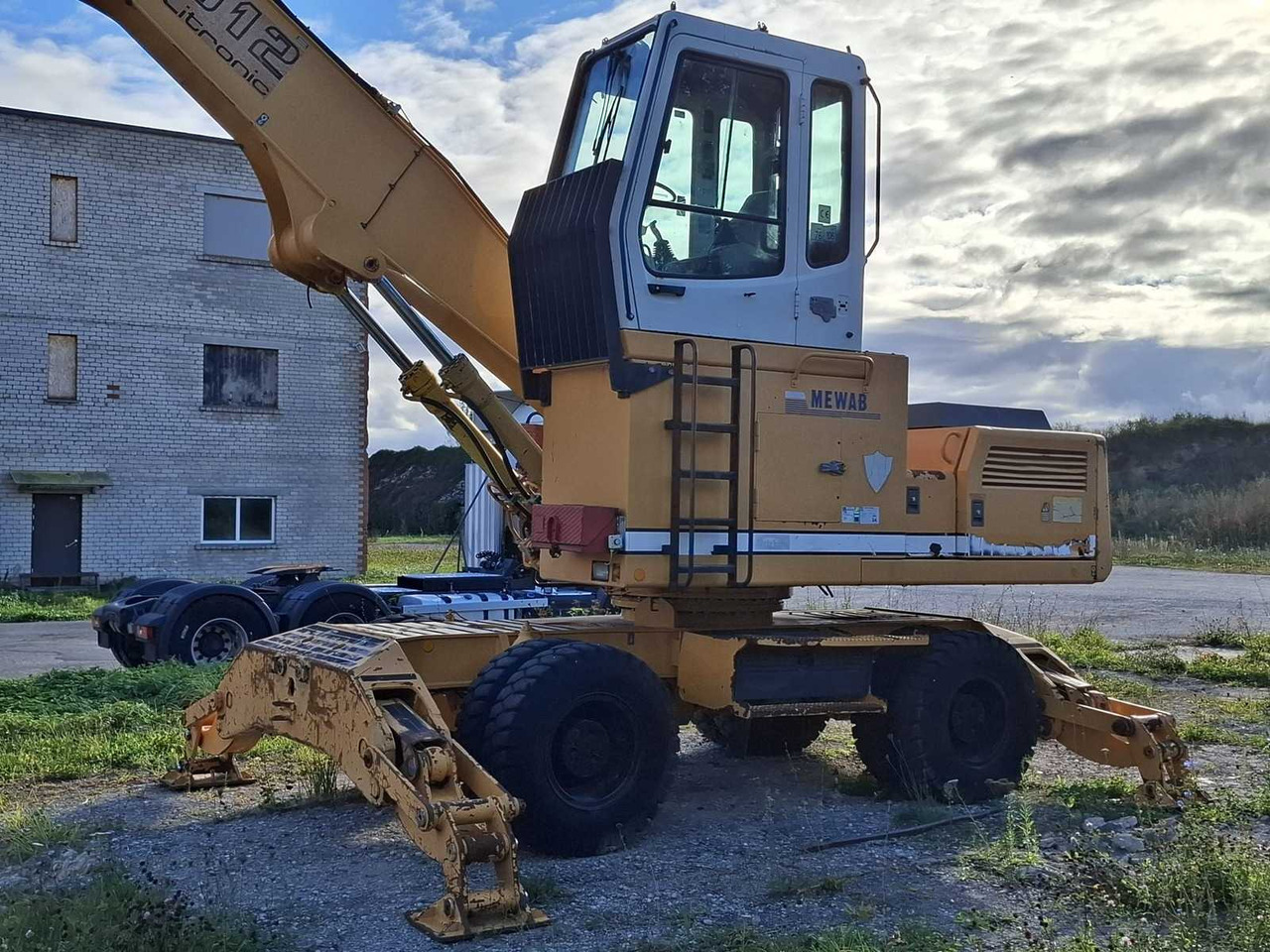 Liebherr A912 Litronic - Máquina de construção: foto 1 Liebherr A912 Litronic - Máquina de construção: foto 1