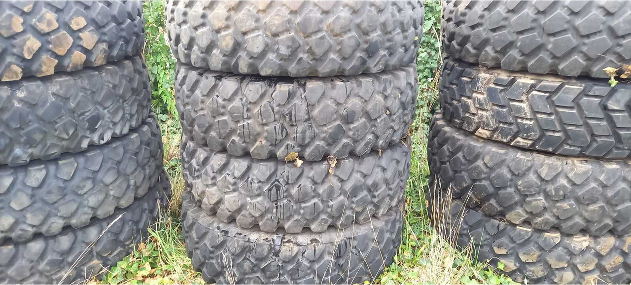 Michelin 14.00 R 20 XZL - Jantes e pneus de Trator: foto 1 Michelin 14.00 R 20 XZL - Jantes e pneus de Trator: foto 1