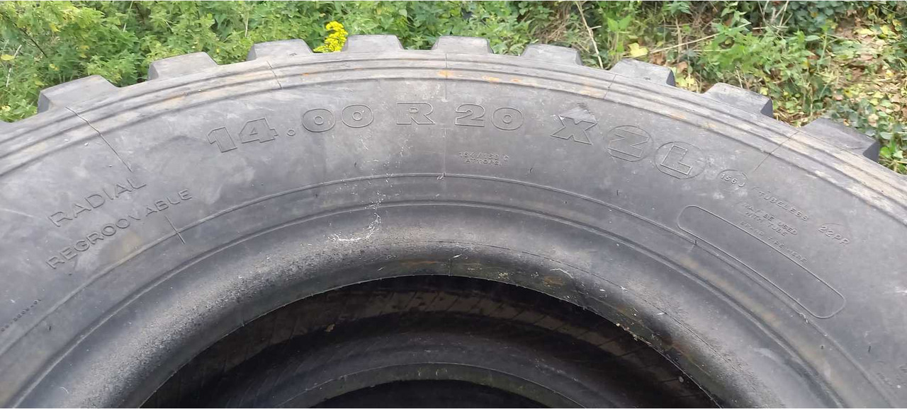Michelin 14.00 R 20 XZL - Jantes e pneus de Trator: foto 3 Michelin 14.00 R 20 XZL - Jantes e pneus de Trator: foto 3
