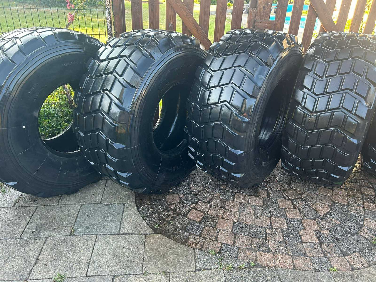 Michelin - Jantes e pneus de Trator: foto 3 Michelin - Jantes e pneus de Trator: foto 3