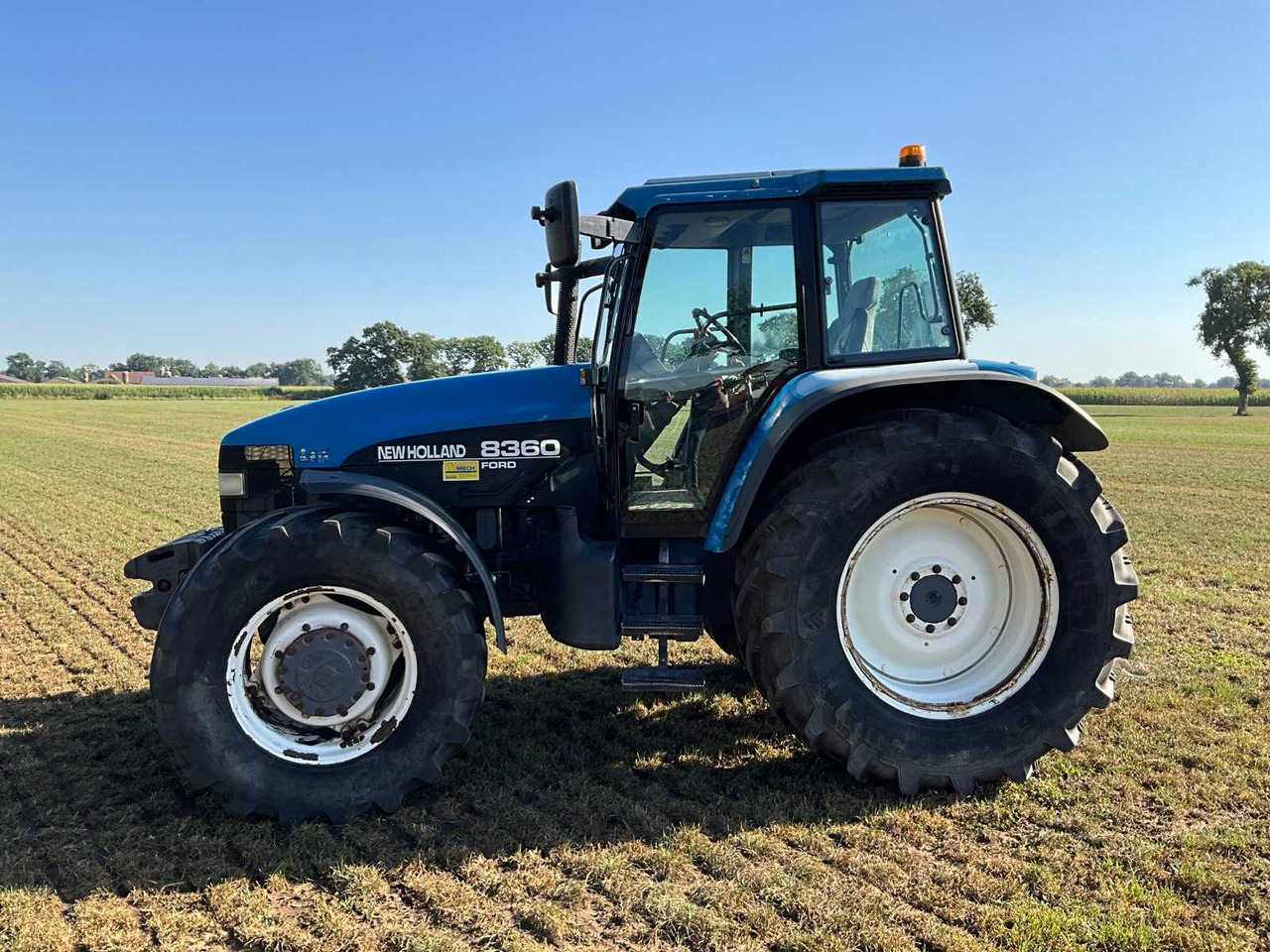 New Holland 8360 DT - Trator: foto 2 New Holland 8360 DT - Trator: foto 2