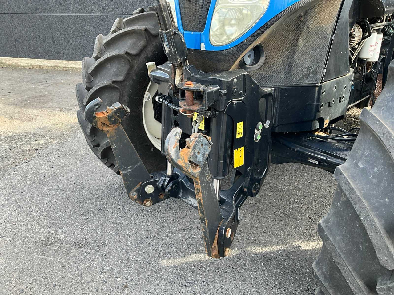 Trator New Holland T7030: foto 8