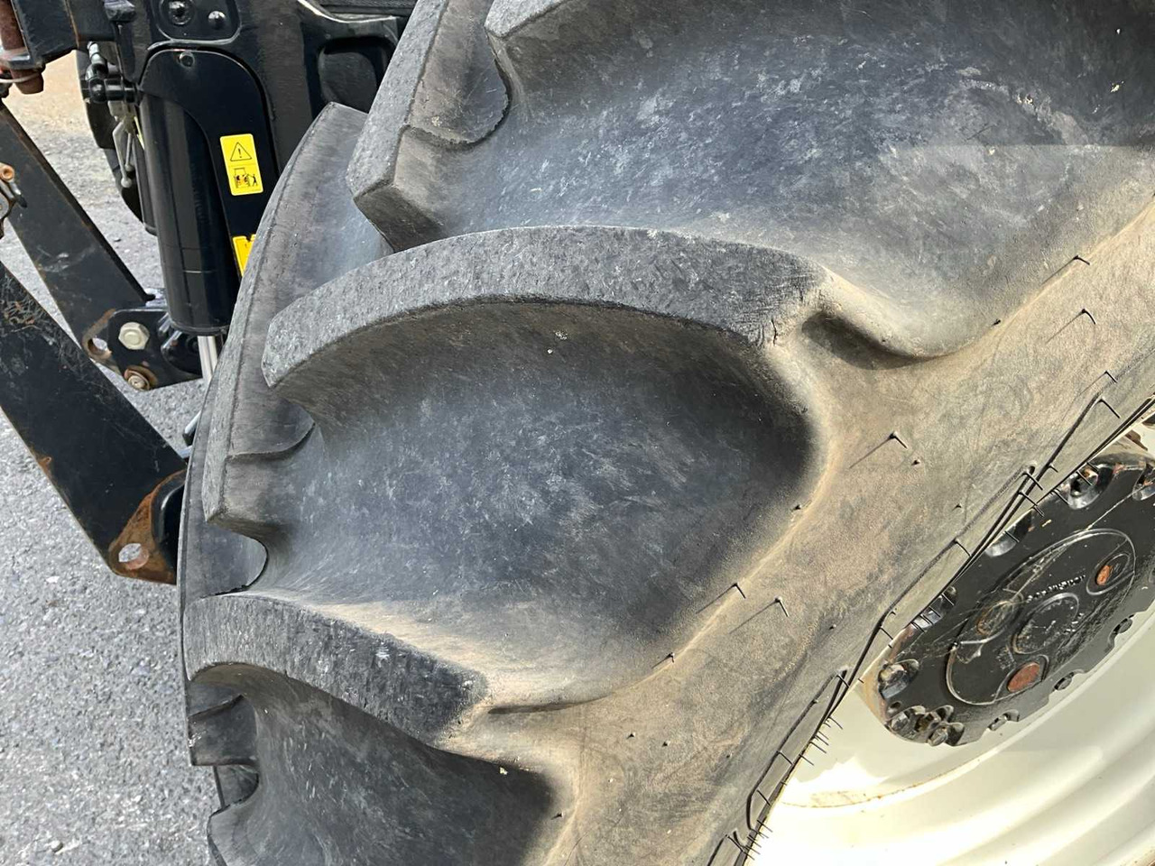 Trator New Holland T7030: foto 9