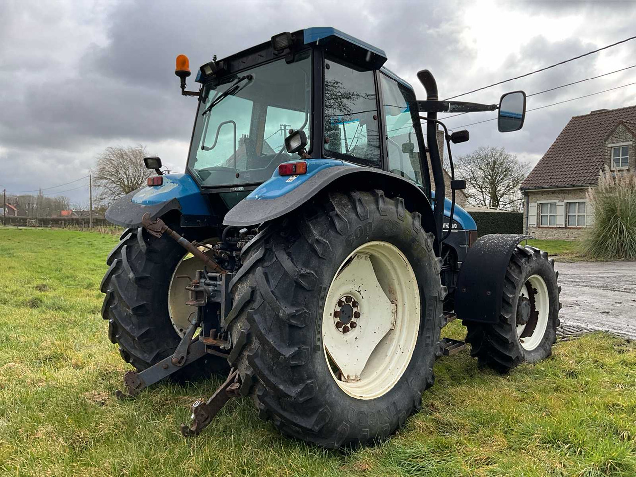 New Holland TS115 - Trator: foto 5 New Holland TS115 - Trator: foto 5