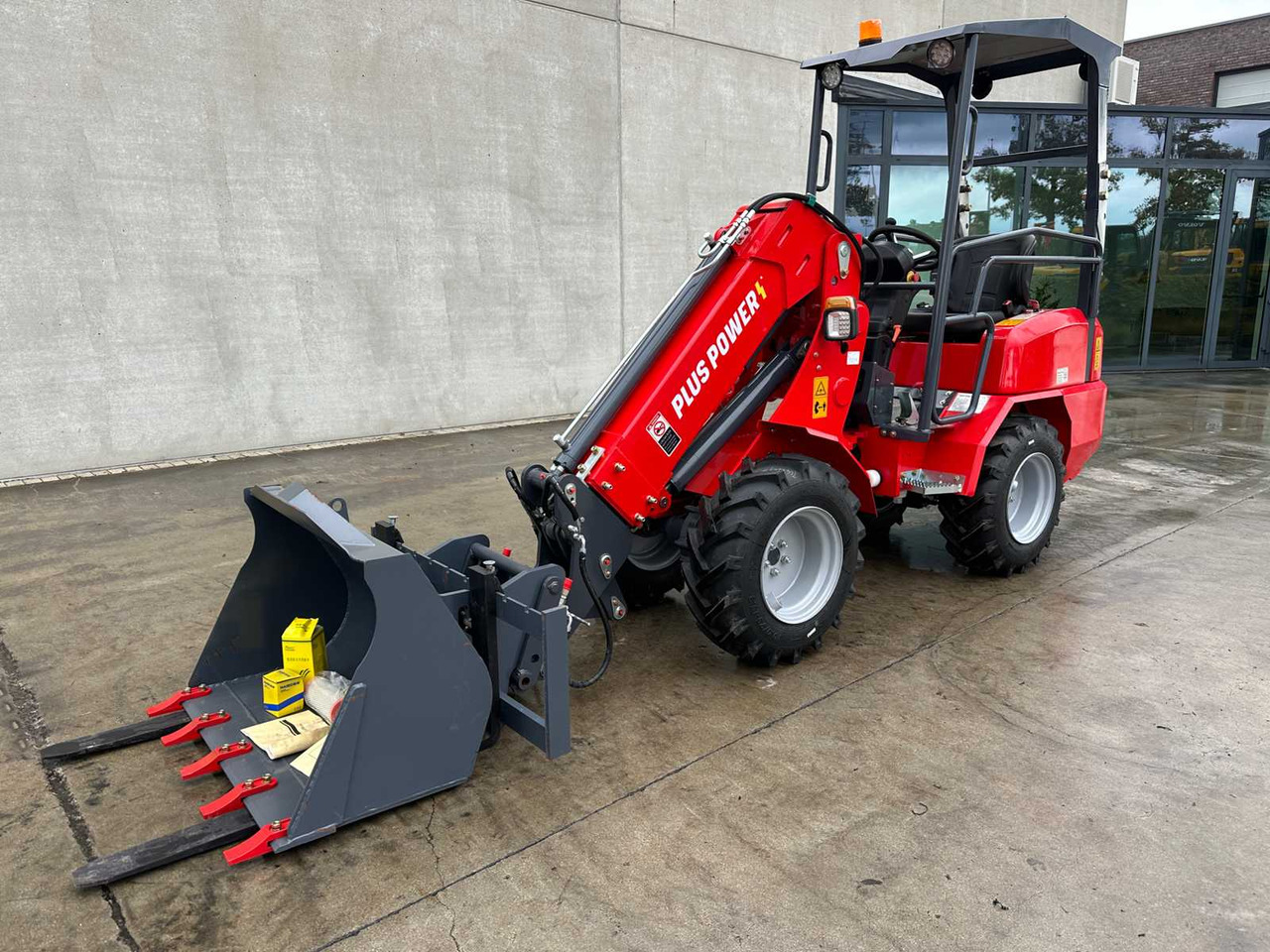 PLUS POWER- 2025 - HQ180T - SKID STEER LOADER - Mini carregadeira de esteiras: foto 2 PLUS POWER- 2025 - HQ180T - SKID STEER LOADER - Mini carregadeira de esteiras: foto 2