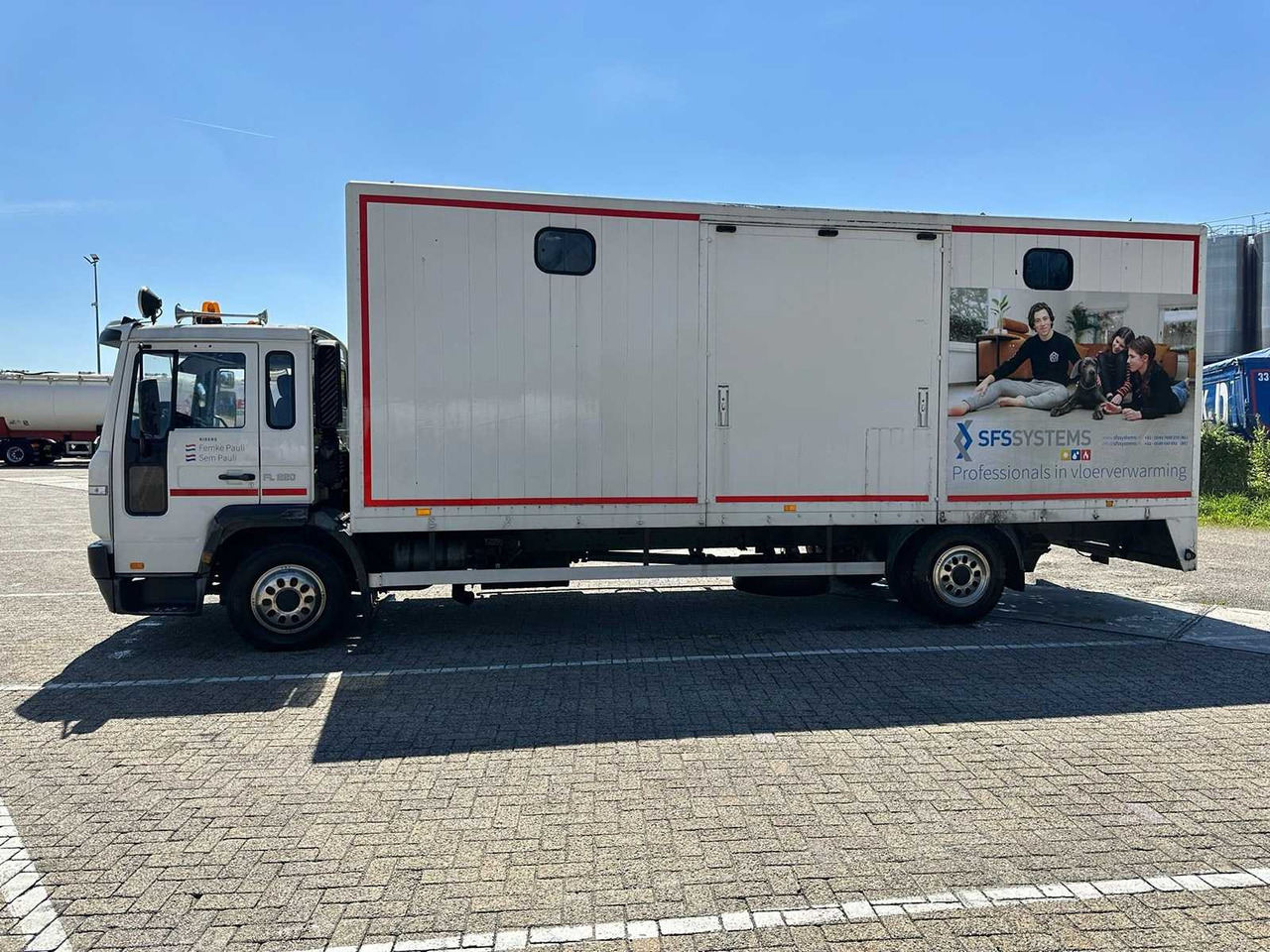 2002 VOLVO FL220 FL6H42R HORSE TRUCK - Reboque: foto 4 2002 VOLVO FL220 FL6H42R HORSE TRUCK - Reboque: foto 4