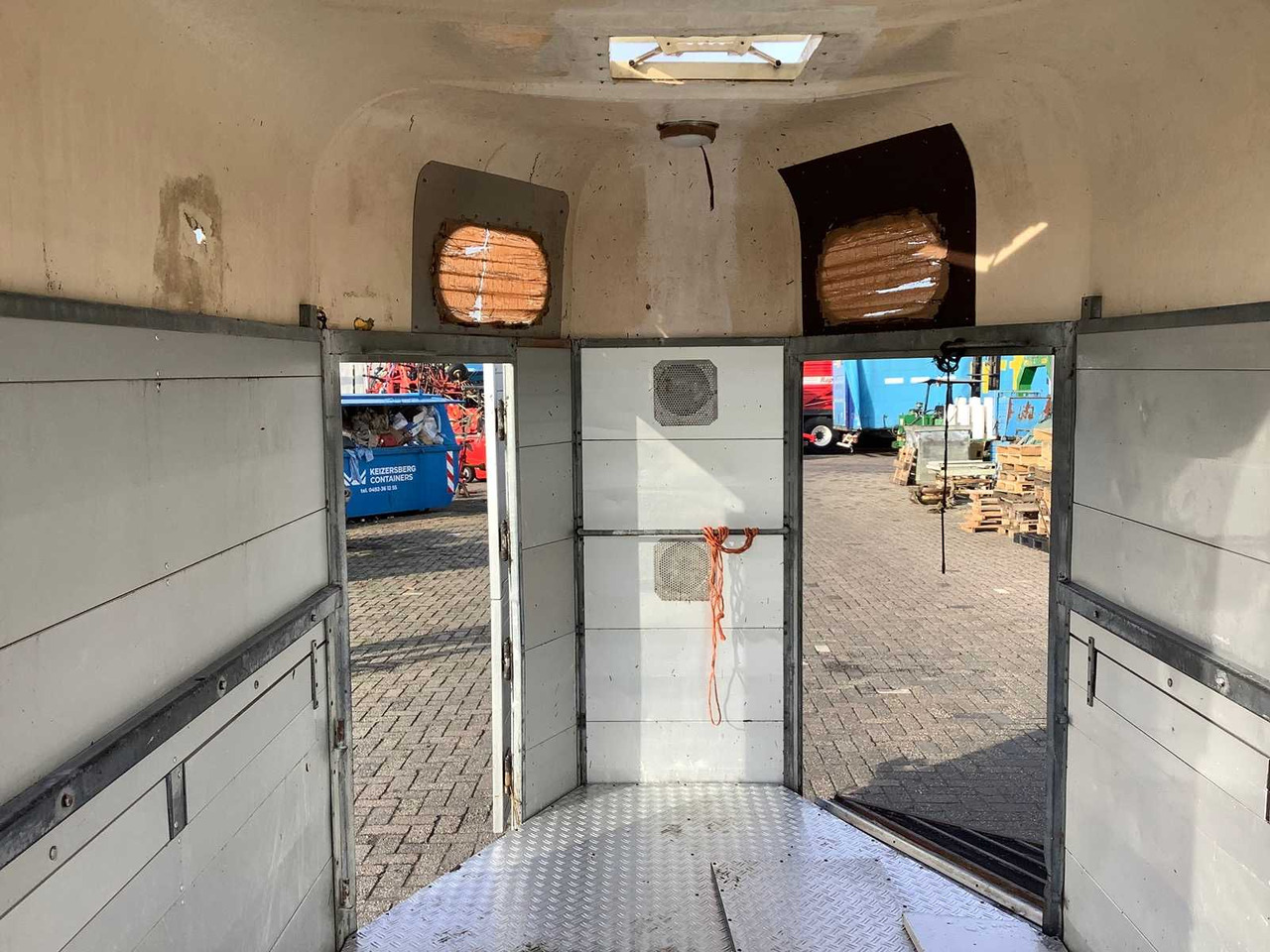 HENRA - WH25 - HORSE TRAILER - Reboque: foto 5 HENRA - WH25 - HORSE TRAILER - Reboque: foto 5