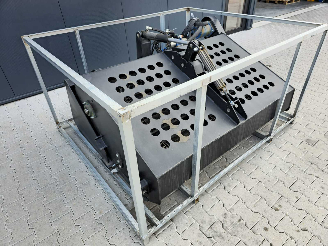 Rhino-cross Landscape rake - Maquina para lavrar a terra: foto 3 Rhino-cross Landscape rake - Maquina para lavrar a terra: foto 3