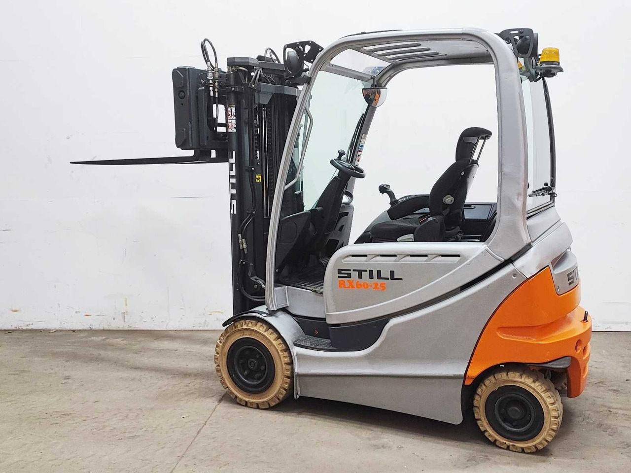 STILL - 2014 - RX60-25 - FORKLIFT WITH FORK SPREADER - Empilhadeira: foto 2 STILL - 2014 - RX60-25 - FORKLIFT WITH FORK SPREADER - Empilhadeira: foto 2