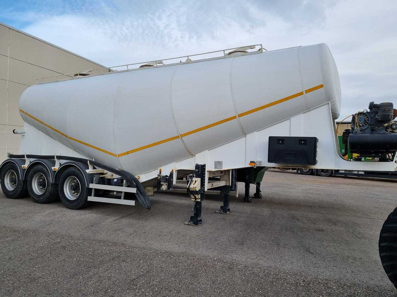 GÜRLESENYIL GLS 3 CEMENT SILO TRAILER - 2017 - Semireboque: foto 2 GÜRLESENYIL GLS 3 CEMENT SILO TRAILER - 2017 - Semireboque: foto 2