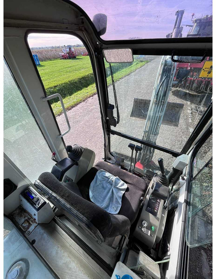 TAKEUCHI TB016 MINI EXCAVATOR - Mini escavadeira: foto 4 TAKEUCHI TB016 MINI EXCAVATOR - Mini escavadeira: foto 4