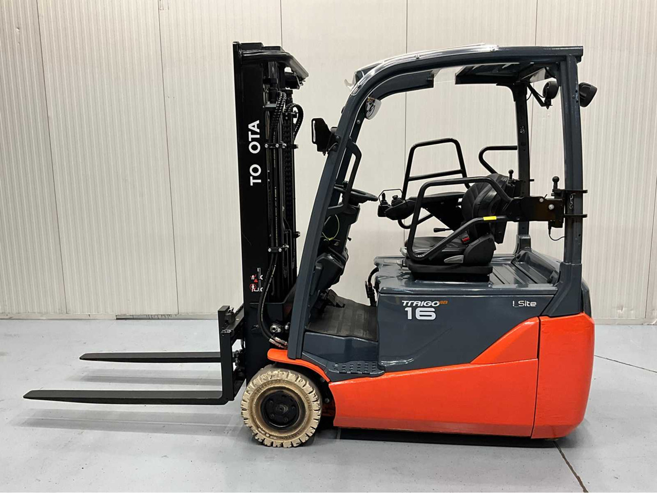 TOYOTA - 2018 - 8FBE16T - FORKLIFT, FREELIFT, SIDE SHIFT - PLASTIC ROOF - 4TH FUNCTION - Empilhadeira: foto 3 TOYOTA - 2018 - 8FBE16T - FORKLIFT, FREELIFT, SIDE SHIFT - PLASTIC ROOF - 4TH FUNCTION - Empilhadeira: foto 3