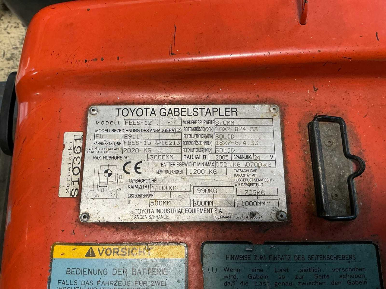 TOYOTA FBESF12 ELECTRIC FORKLIFT (2005) - Empilhadeira: foto 5 TOYOTA FBESF12 ELECTRIC FORKLIFT (2005) - Empilhadeira: foto 5