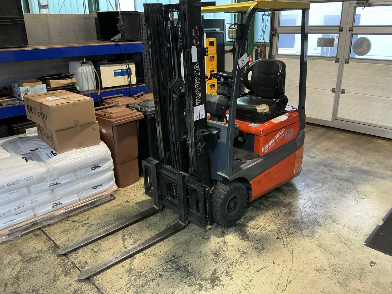 TOYOTA FBESF12 ELECTRIC FORKLIFT (2005) - Empilhadeira: foto 1 TOYOTA FBESF12 ELECTRIC FORKLIFT (2005) - Empilhadeira: foto 1