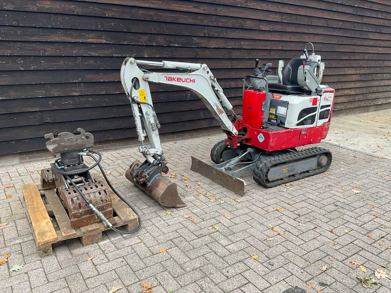 Takeuchi TB210 R - Mini escavadeira: foto 1 Takeuchi TB210 R - Mini escavadeira: foto 1