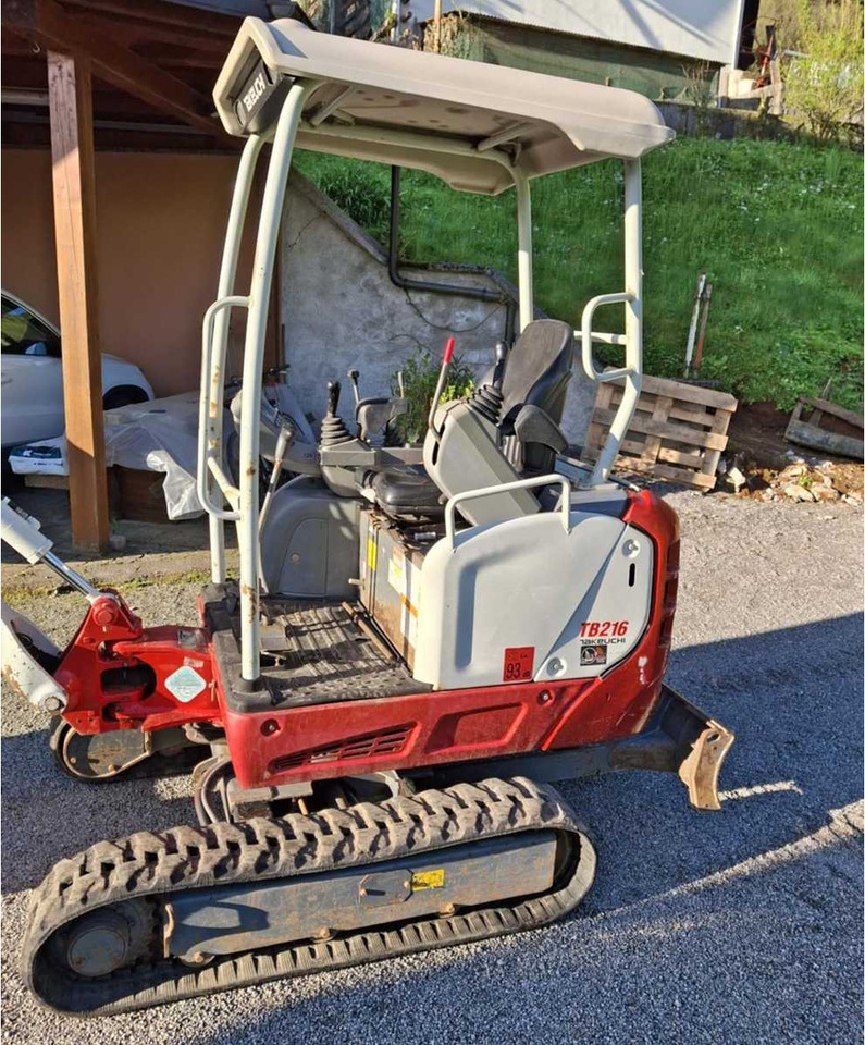 Takeuchi TB216 - Mini escavadeira: foto 2 Takeuchi TB216 - Mini escavadeira: foto 2