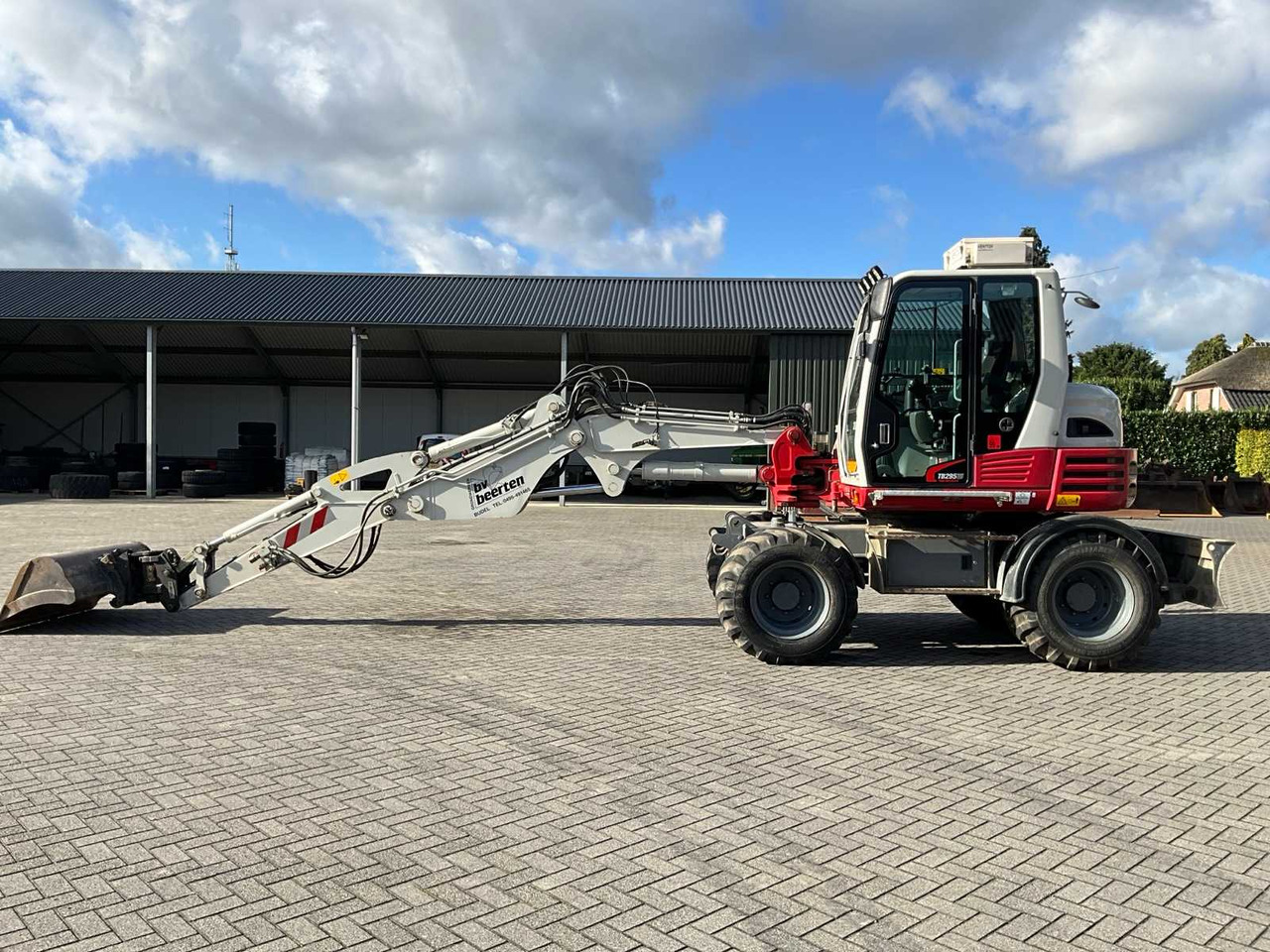 Takeuchi TB295W - Escavadeira de rodas: foto 5 Takeuchi TB295W - Escavadeira de rodas: foto 5