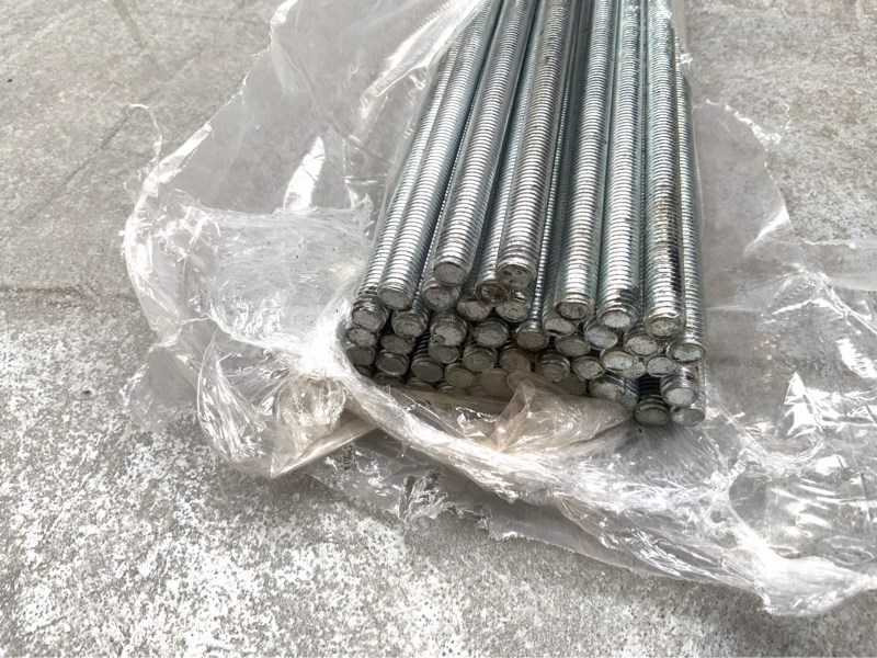 Threaded rod M8 (1000x) - Equipamento de construção: foto 4 Threaded rod M8 (1000x) - Equipamento de construção: foto 4