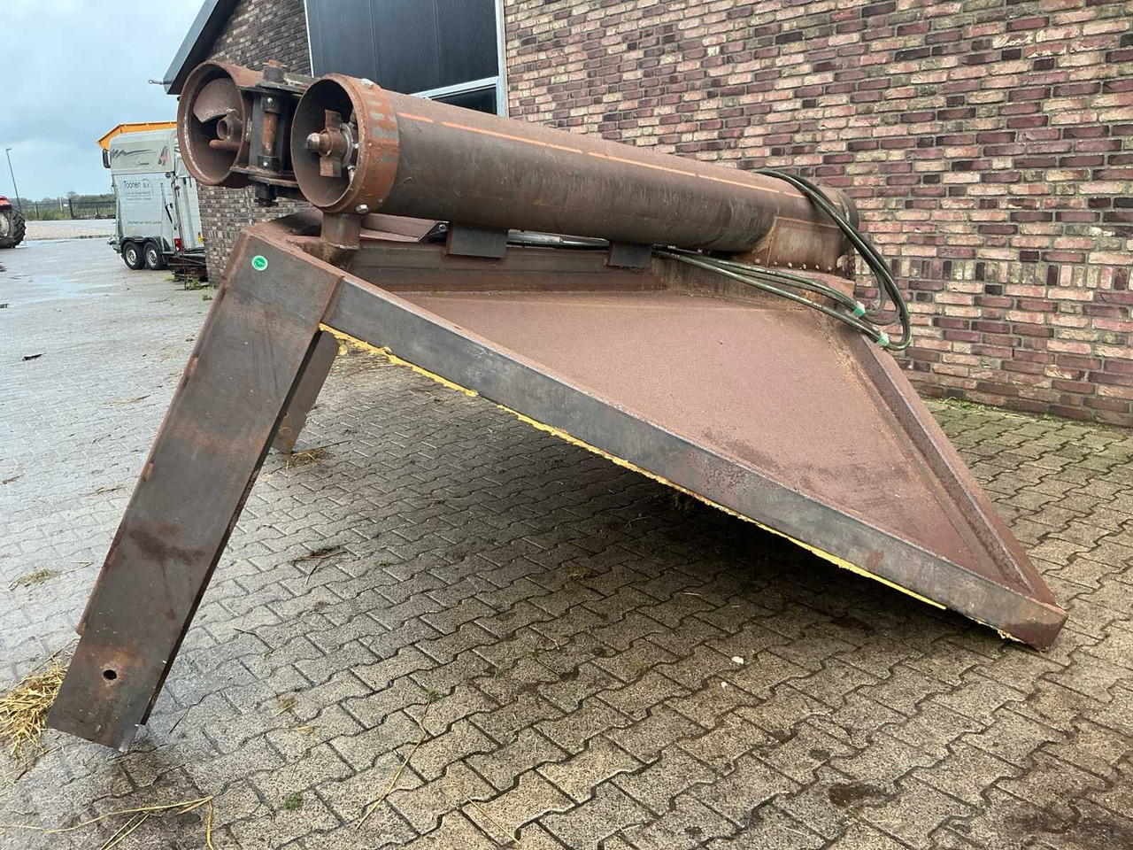 Tipper tailgate with auger - Reboque basculante agrícola: foto 3 Tipper tailgate with auger - Reboque basculante agrícola: foto 3